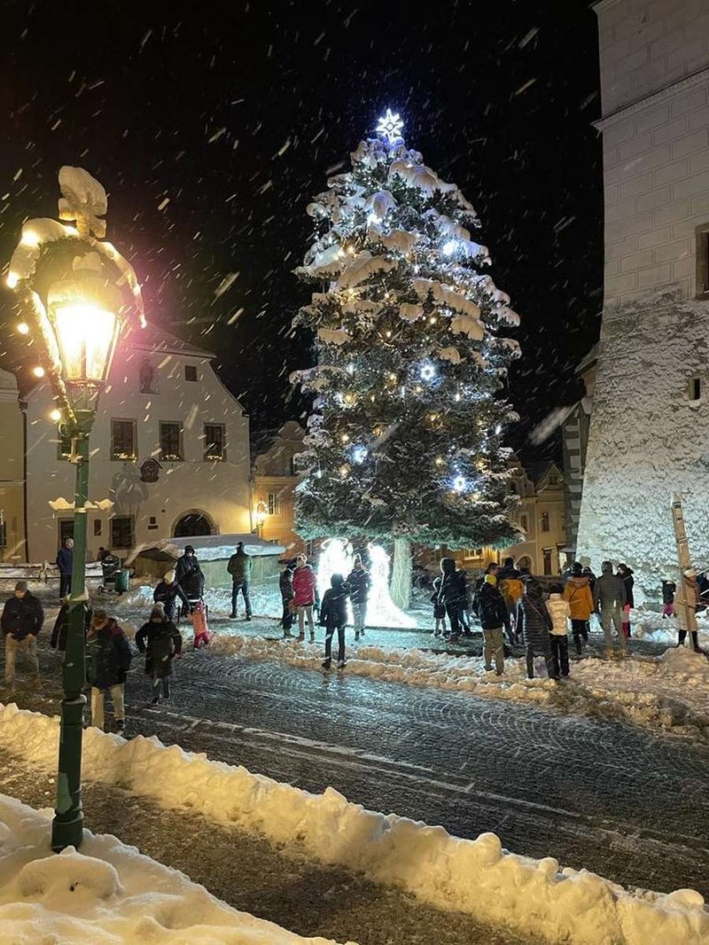 Overdraft a kreditka verzus spotrebák: Určenie vhodného produktu podľa potreby