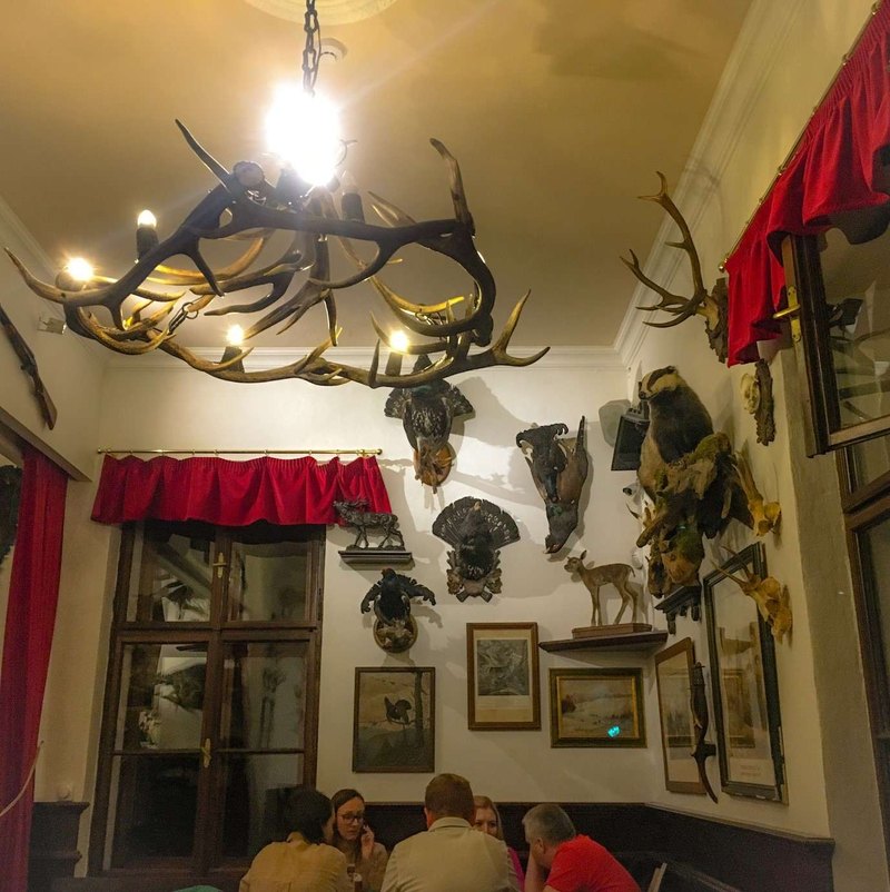 Moderné digitálne orchestrácie a filmová hudba: Samplovanie a zvukové knižnice