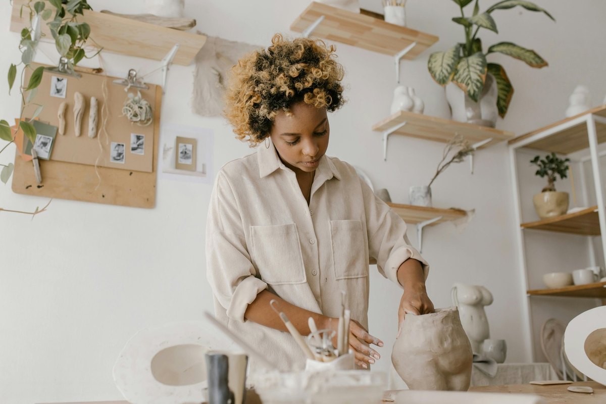 Tímová dynamika a spolupráca: Fázy vývoja a efektívnosť tímu