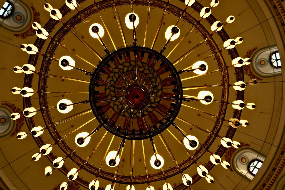 Live Kasínové Hry: Sociálna ilúzia a kritická analýza reálnych kurzov