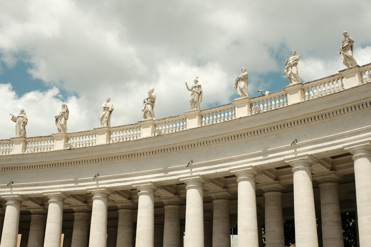 Jednotlivec a spoločnosť