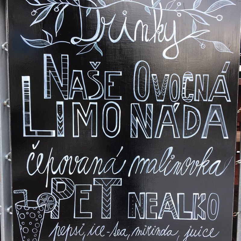 Bezpečnosť cestnej premávky: Pravidlá cestnej premávky, bezpečnostné prvky v aute