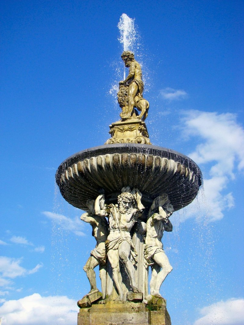 Loot boxy v mobilných aplikáciách: Regulácia mikro-hazardu u detí