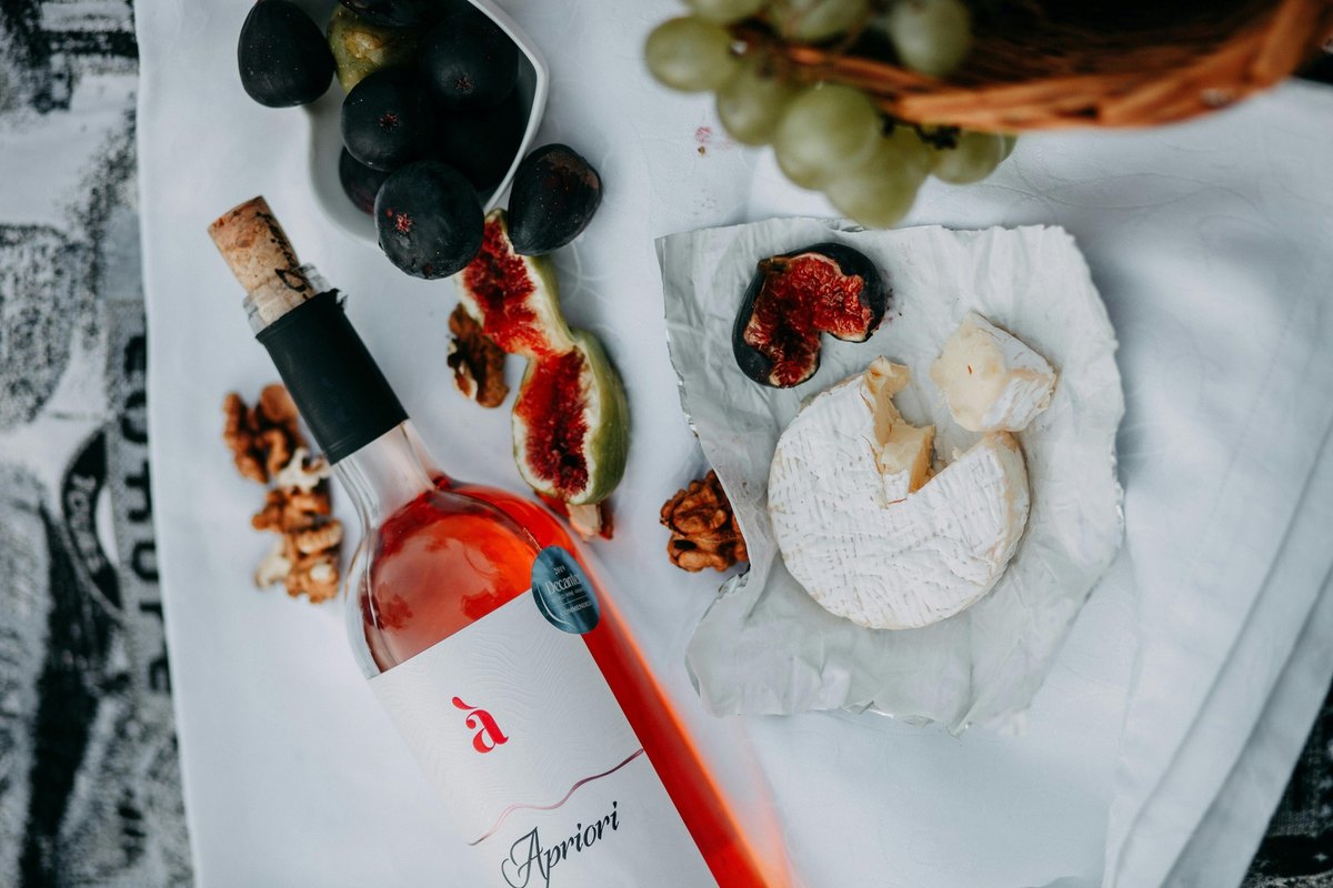 Predpony, prípony a tvorenie nových slov: Morfologické procesy neologizácie