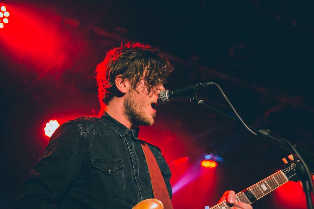 Identifikácia neférových tipérskych skupín: Rozpoznanie podvodov a predajcov signálov